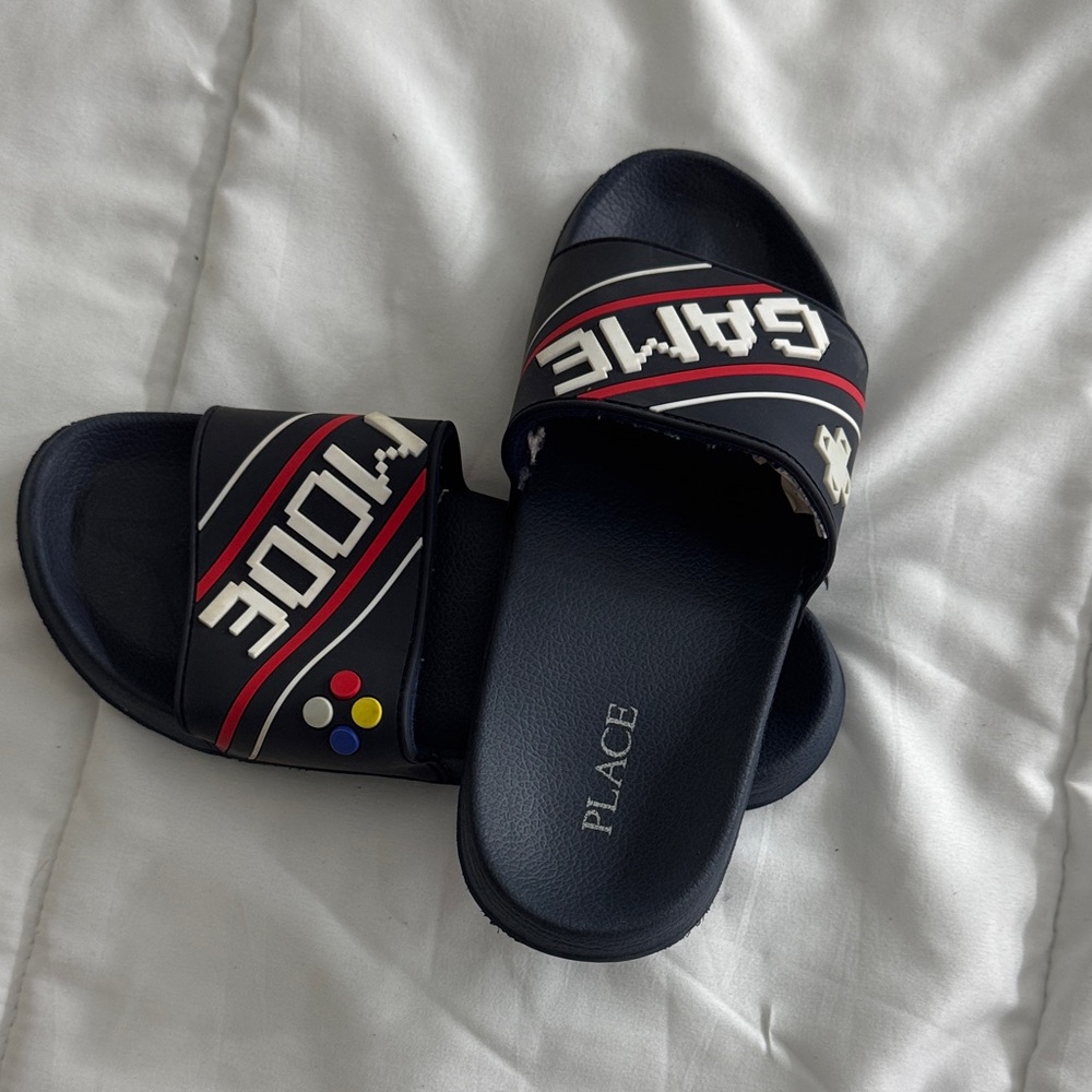 PLACE Black Game Mode Slide Sandals
